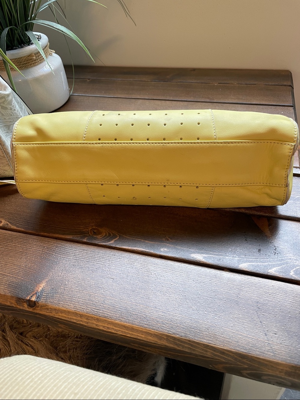 Yellow Barrel Satchel Handbag - Danier Leather - Picture 2 of 7